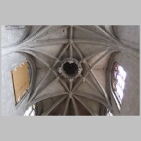 Joigny, photo 2 by Christophe.Finot on Wikipedia.jpg